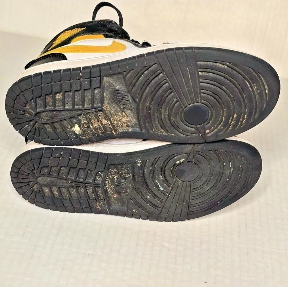 Jordan 1 Mid Pollen Kids Size 12C Black Yellow Leather High Top Sneakers